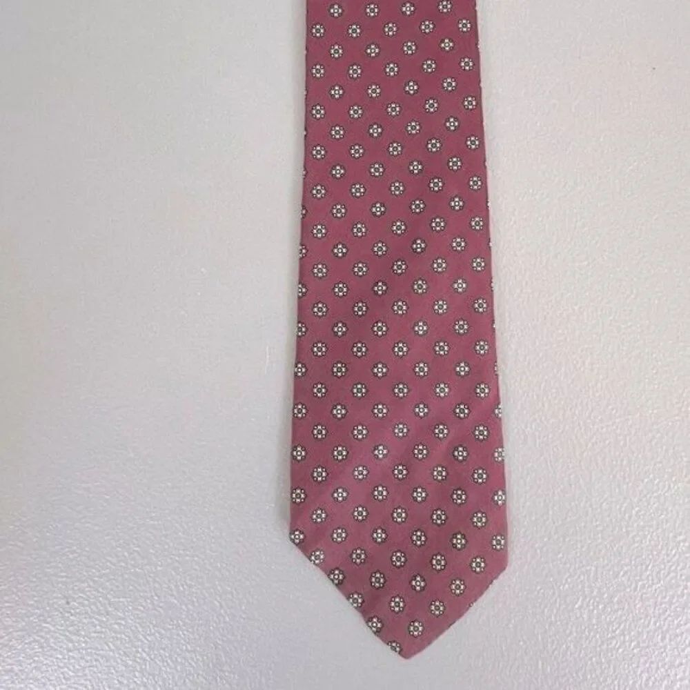 LORD & TAYLOR MENS SILK TIE RED WITH DESIGN